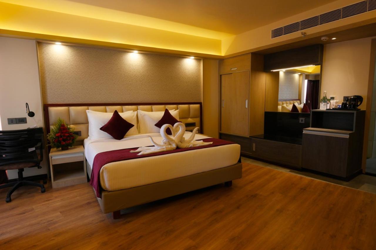 Fort Manor Thiruvananthapuram Bagian luar foto