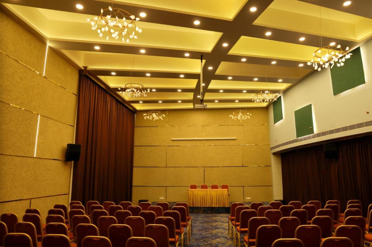 Fort Manor Thiruvananthapuram Bagian luar foto